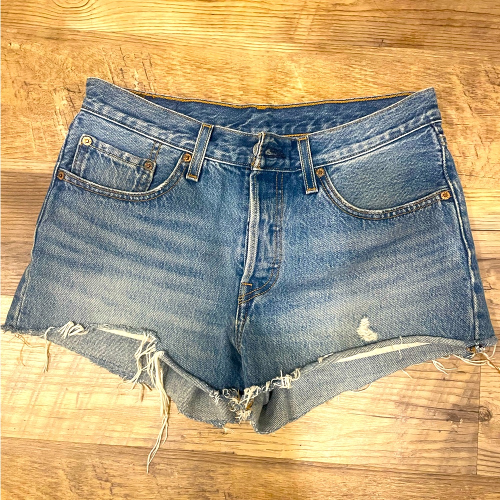 Levi’s women jean shorts. Size 26.